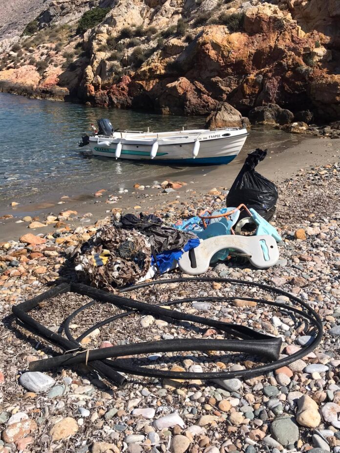 Πήγαν για καθαρισμό στην παραλία γυμνιστών Αρμεός και δεν πίστευαν στα μάτια τους…