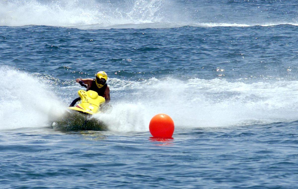 Αττική: Απαγορεύονται τους θερινούς μήνες θαλάσσια σπορ και jet ski – Οι περιοχές